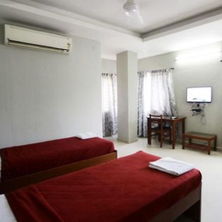 Hotel Sea Shell Park à Chennai Extérieur photo