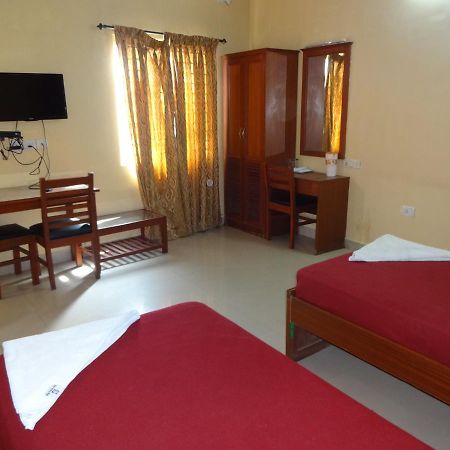 Hotel Sea Shell Park à Chennai Extérieur photo