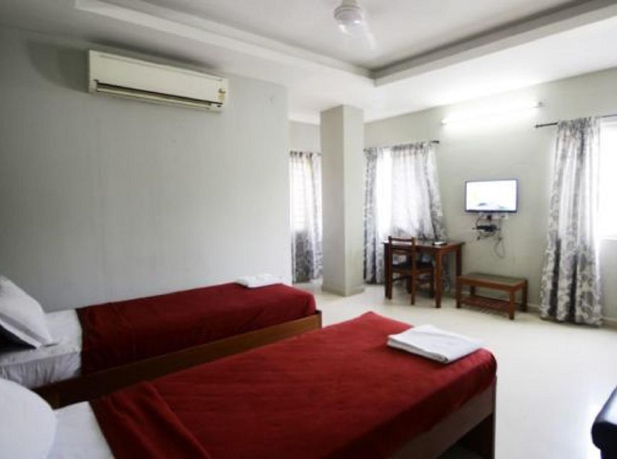 Hotel Sea Shell Park à Chennai Extérieur photo