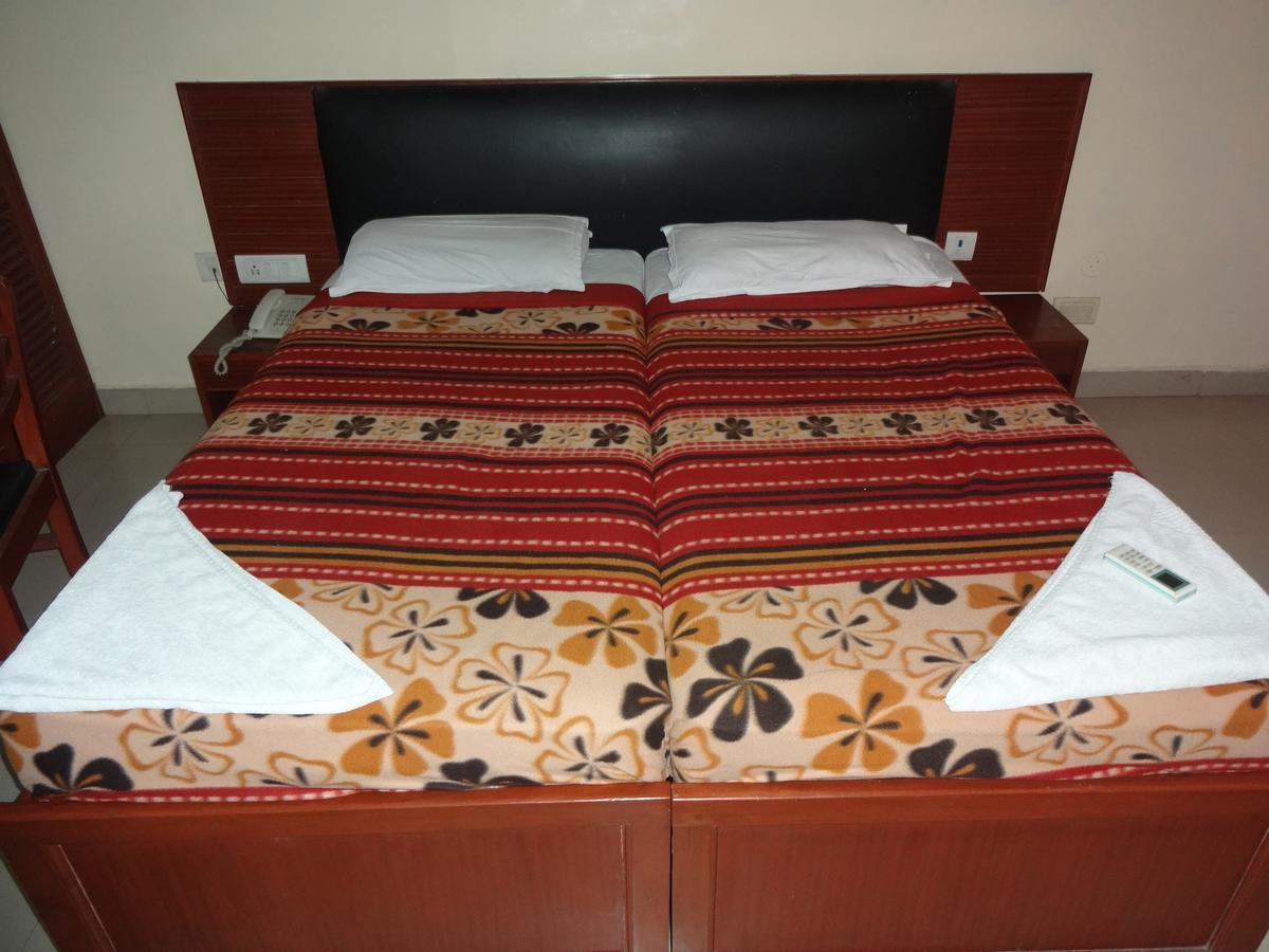 Hotel Sea Shell Park à Chennai Extérieur photo