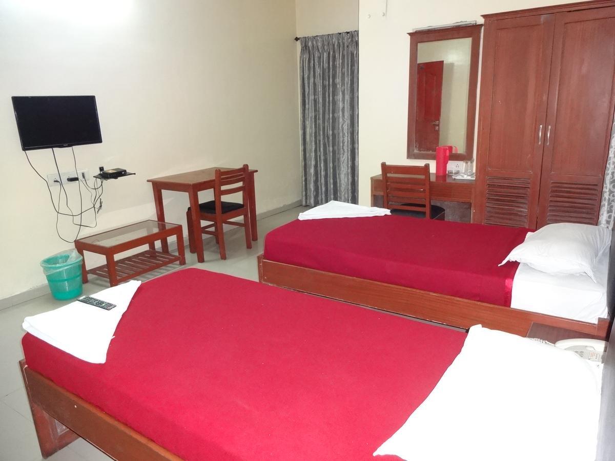 Hotel Sea Shell Park à Chennai Extérieur photo