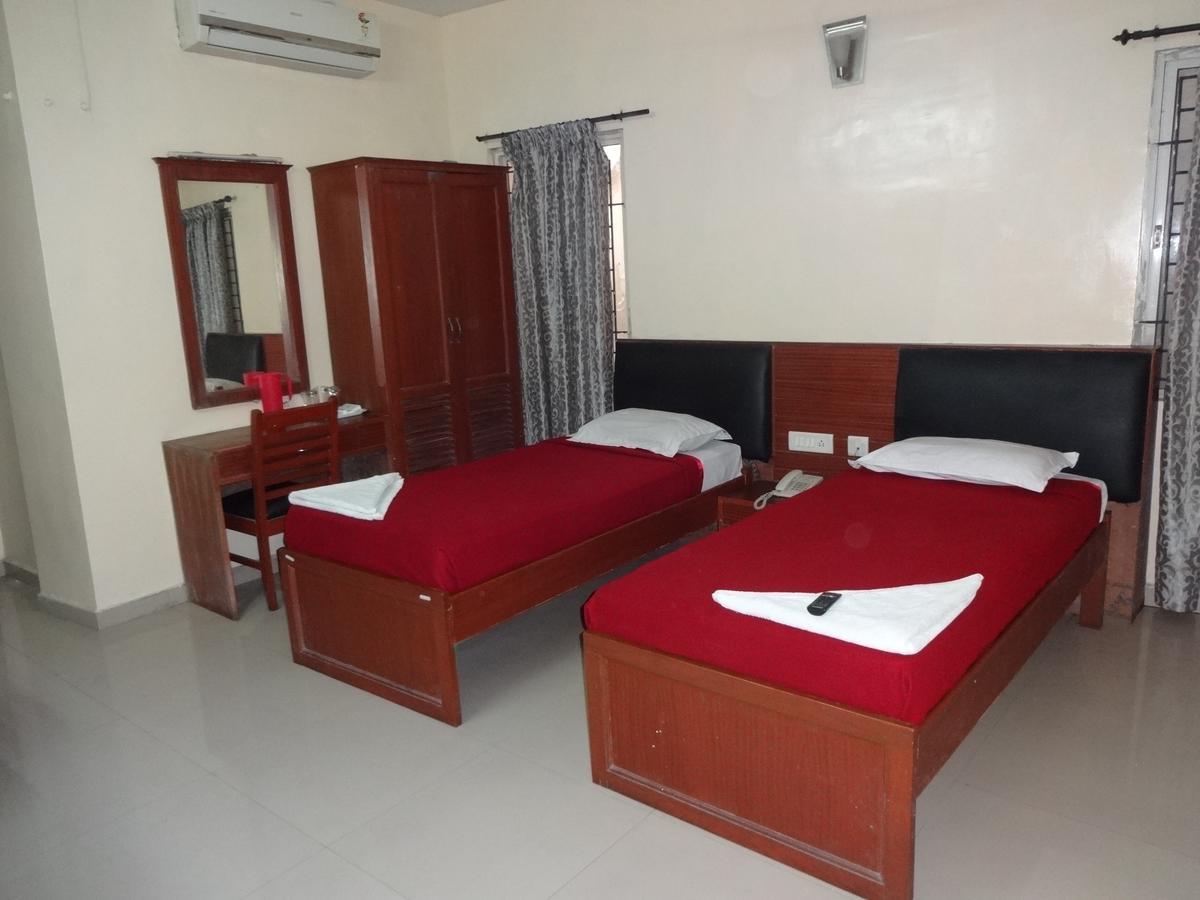Hotel Sea Shell Park à Chennai Extérieur photo