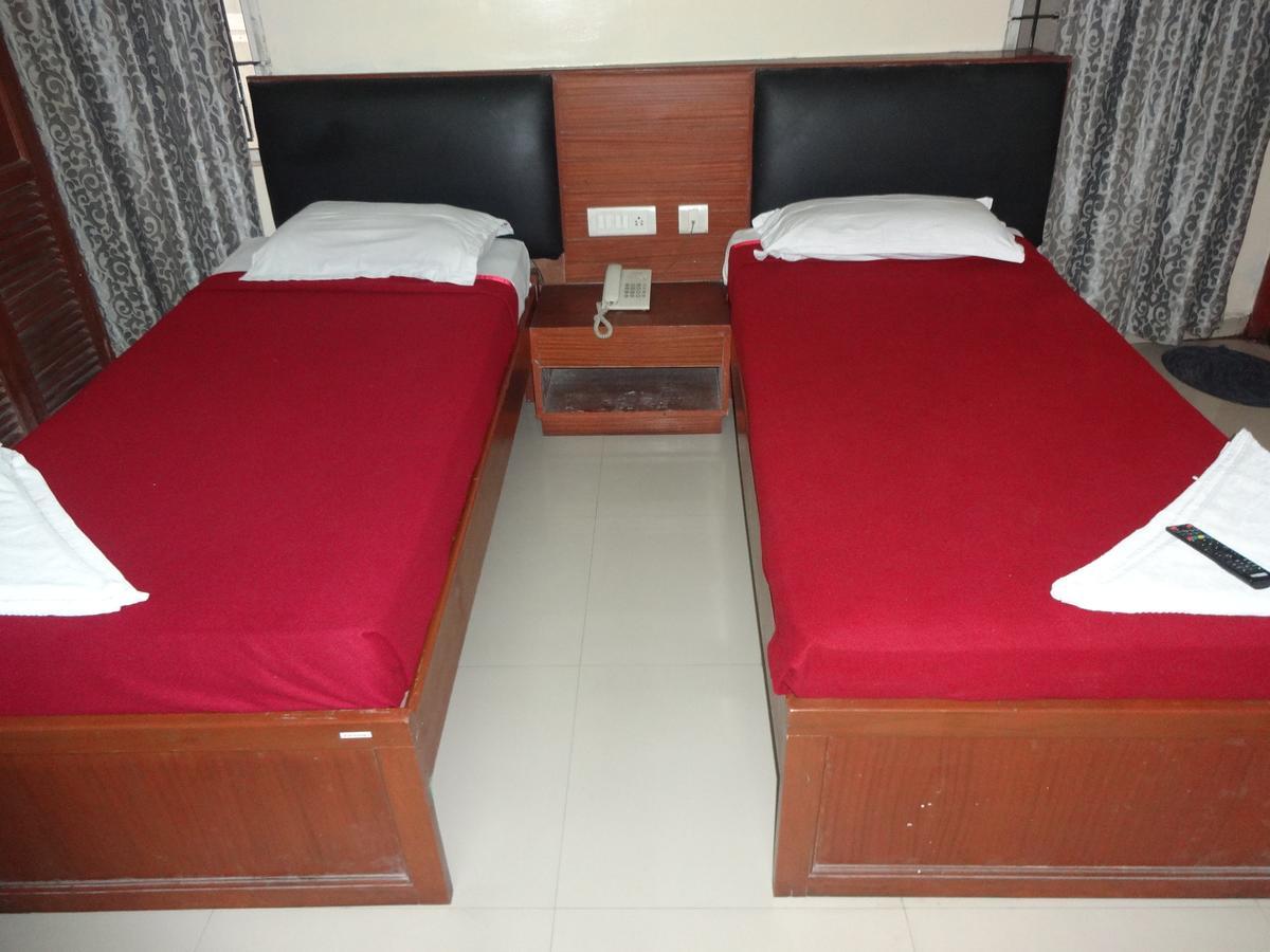 Hotel Sea Shell Park à Chennai Extérieur photo